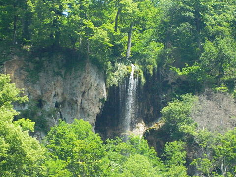 Монахов водопад в Гуамском ущелье